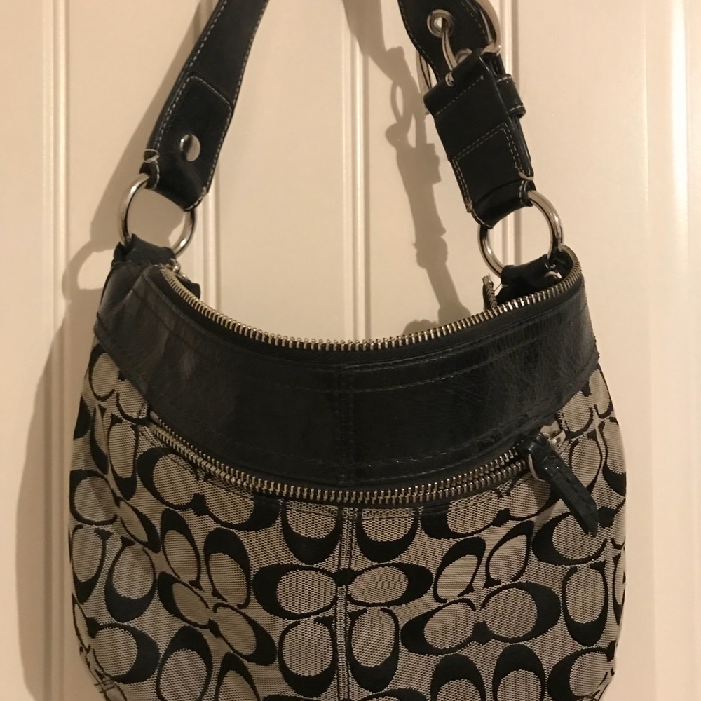 Authentic Coach handbag - Picture 2 of 7